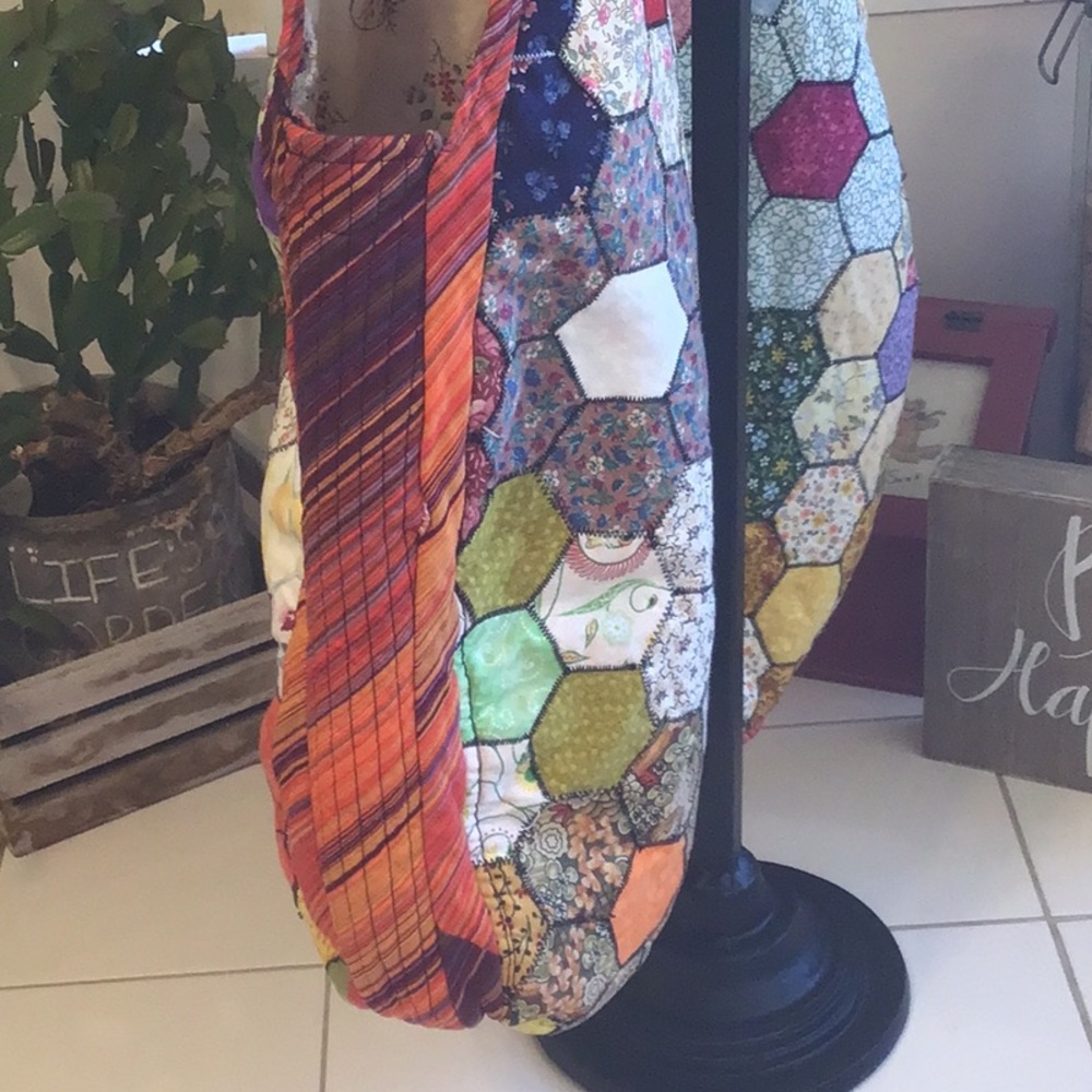 Handmade Honeycomb Quilt Design Tote - Picture 5 of 7